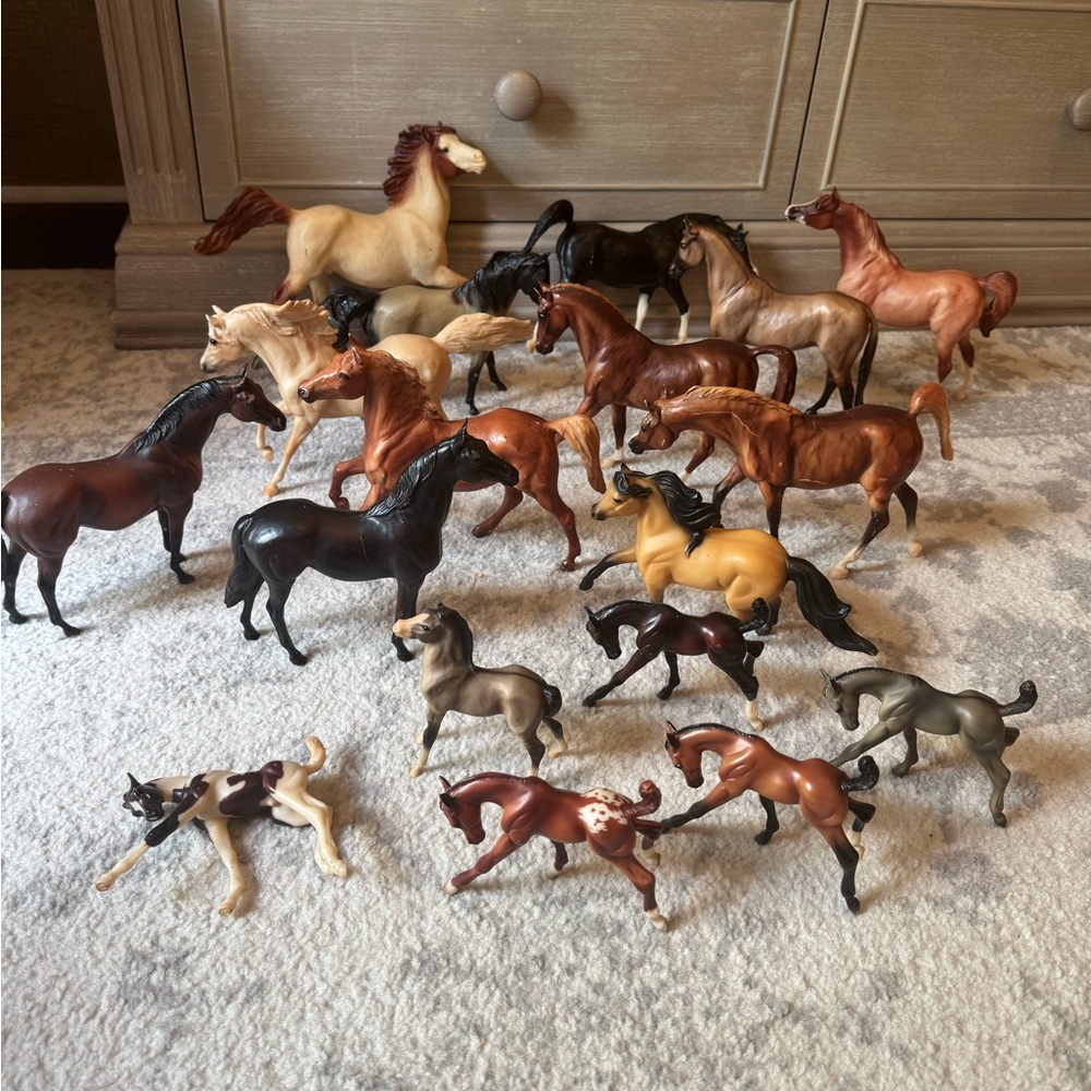 17 Vintage Breyer Horses Bundle